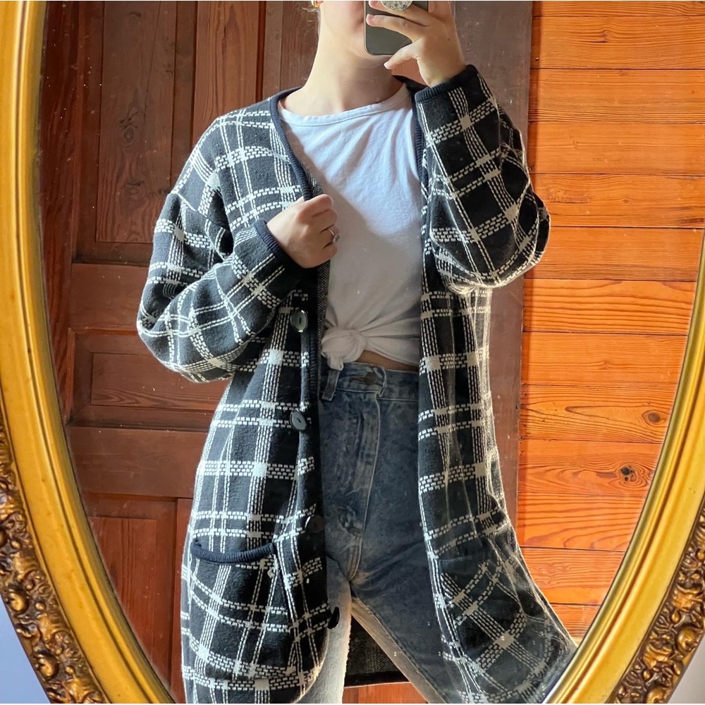 Women’s extra large black and white chunky knit cardigan